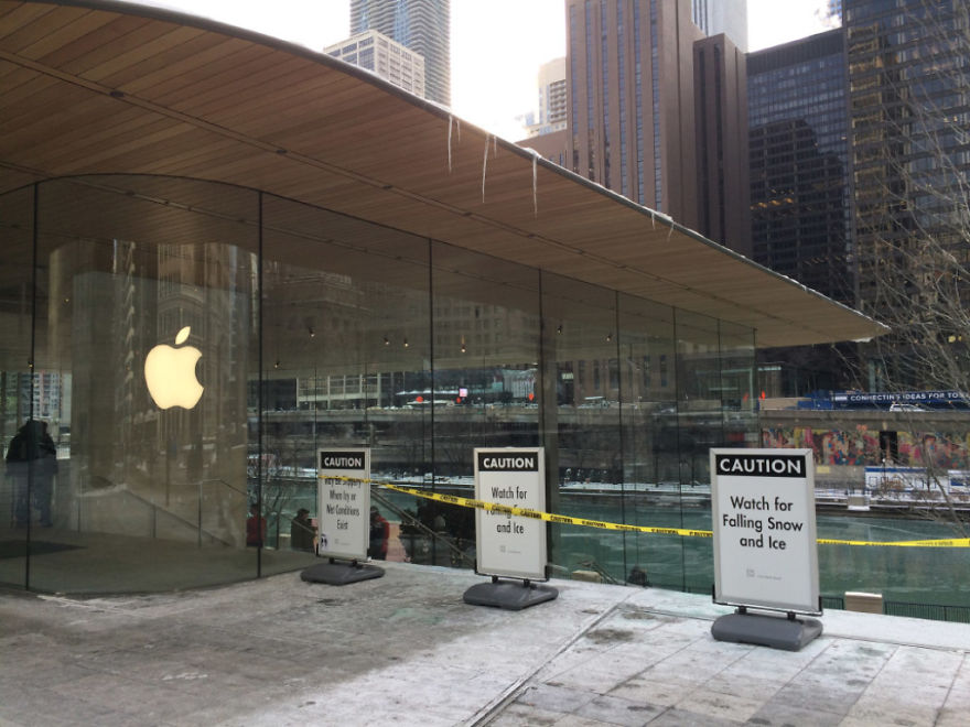 Foster + Partners Apple’s Store Chicago Can Not Handle The Winter Blues