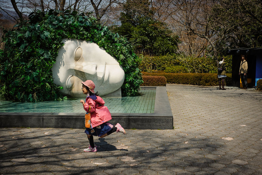 Japanese Photographer Manages To Show Bright Moments In Everyday Life In Japan