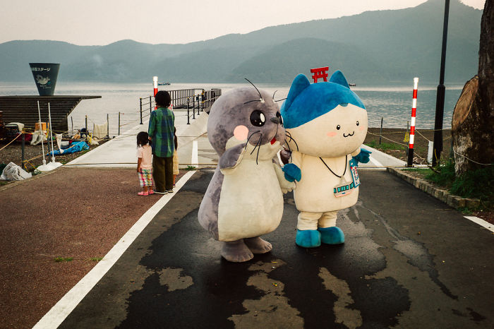 72 Quirky And Extraordinary Moments Of Everyday Life In Japan By Shin Noguchi