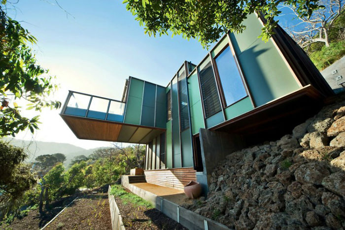 10 Amazing Cantilevered House Designs 10 Amazing Cantilevered House Designs