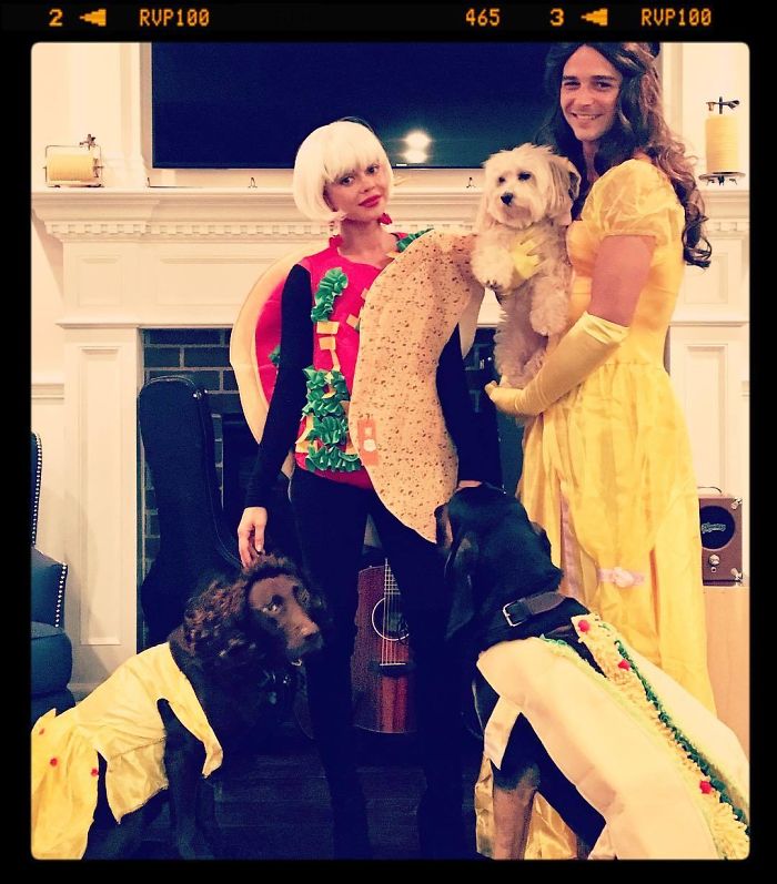Sarah Hyland And Wells Adams As A Punny Taco Belle