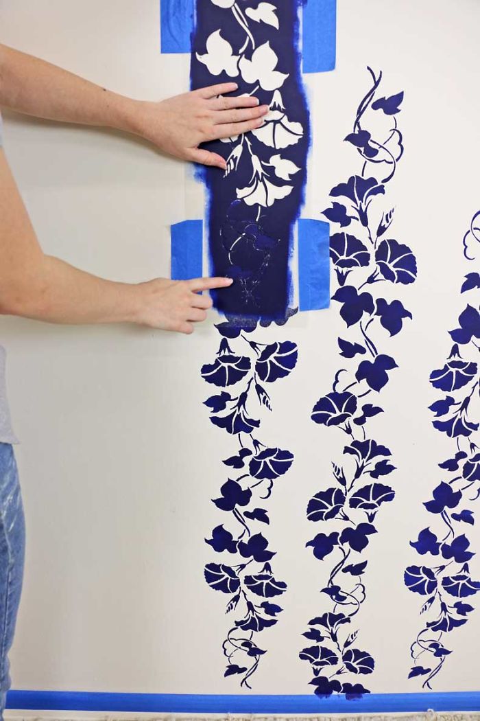 DIY Floral Accent Wall With Stencils