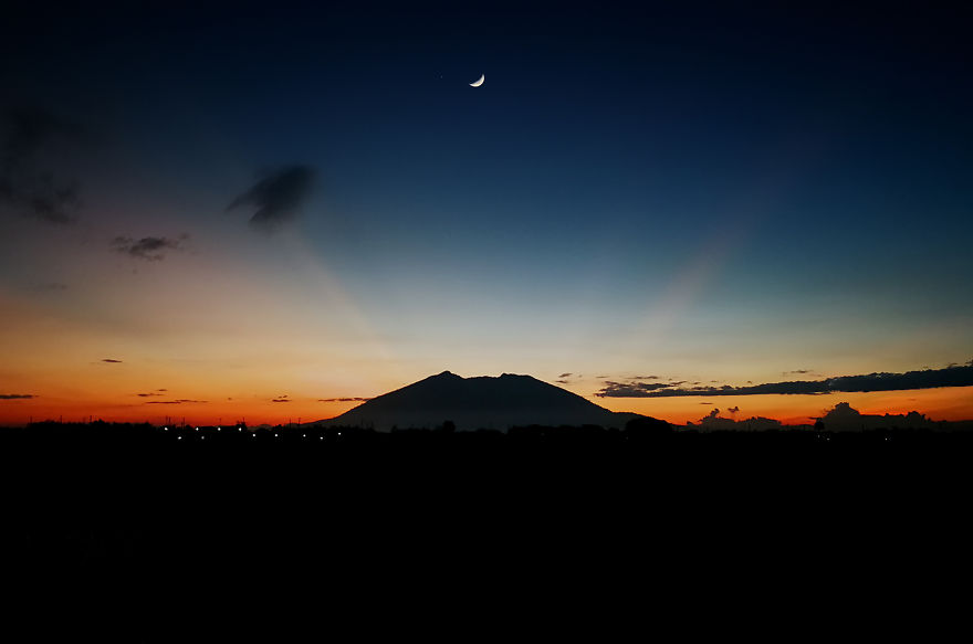 I Chased Sunrise Using My Smartphone. I Chased Sunrise Using My Smartphone.