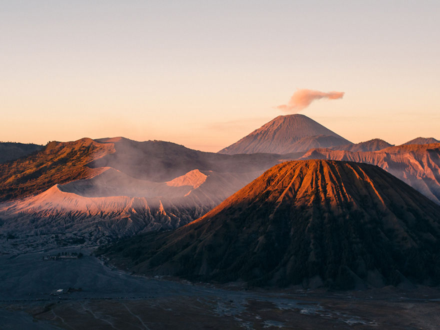 I Photographed A Volcano In Indonesia And It Looks Like Another Planet