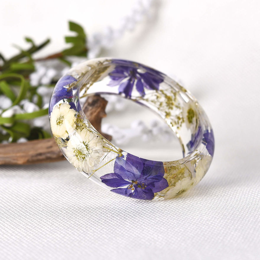 Resin Jewelry With Real Flowers To Decorate Your Life