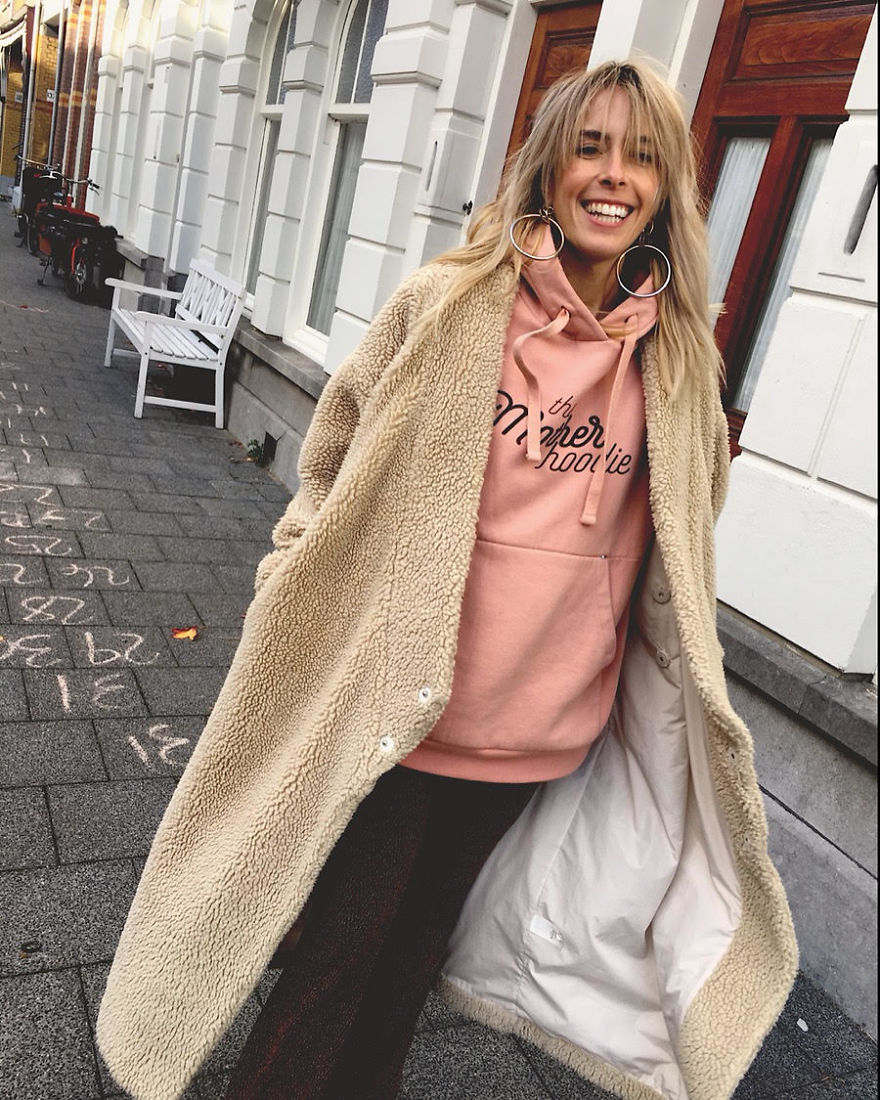 The Motherhoodie Is The Perfect Hoodie For All (Breastfeeding) Moms The Motherhoodie Is The Perfect Hoodie For All (Breastfeeding) Moms