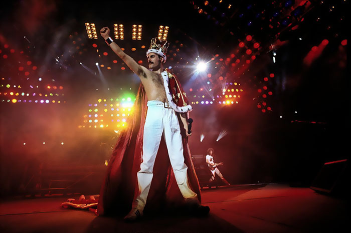 Elton John comparte una historia de los últimos días de Freddie Mercury, y quizá te haga llorar