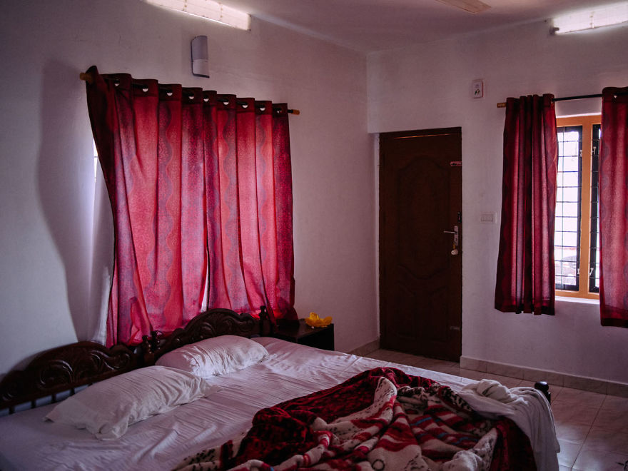 I Took A Photo Of Every Room We Stayed In While Traveling Around The World