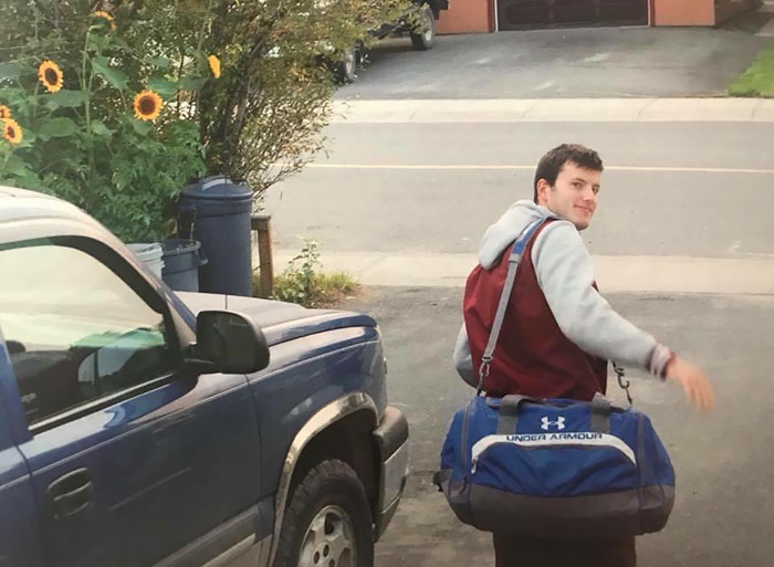 Última foto de mi hermano mayor marchándose a la universidad. Fue víctima de un conductor borracho