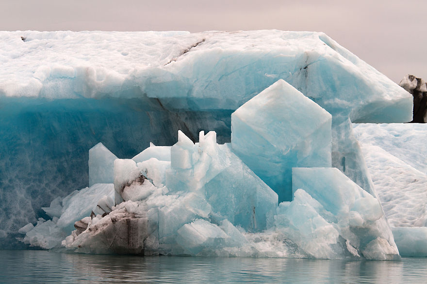 Geometric Icebergs