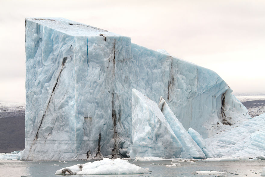 Geometric Icebergs