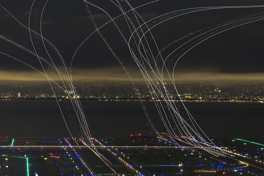 4 Hours Of Air Traffic, USA (Honorouble Mention In Architecture and Urban Spaces Category)