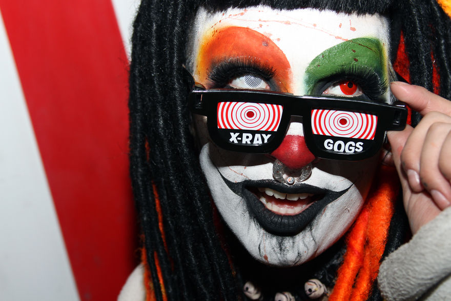 40 Photos Of Passionate New Artists