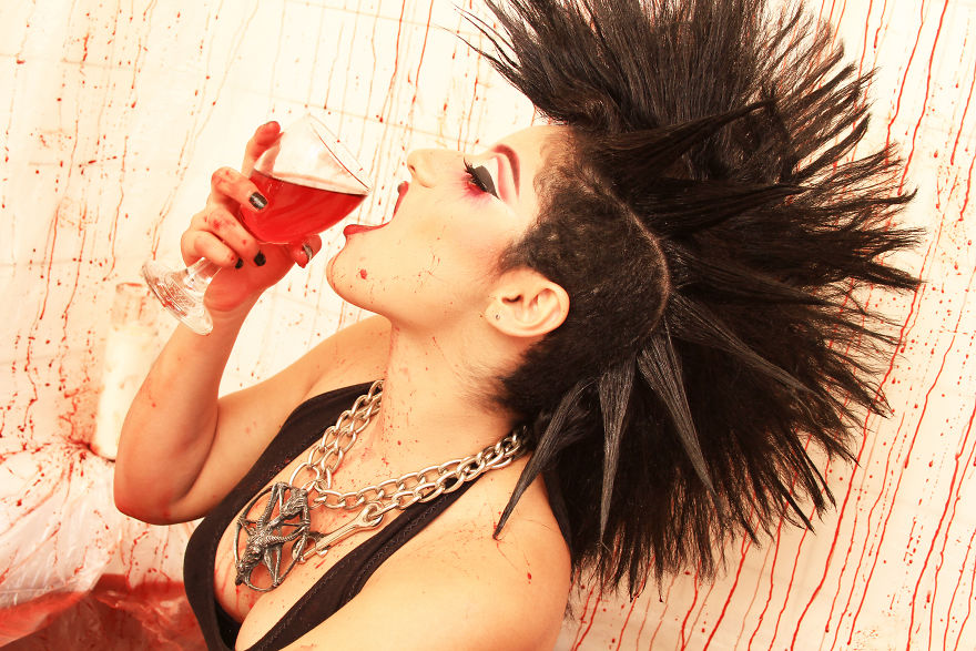 40 Photos Of Passionate New Artists