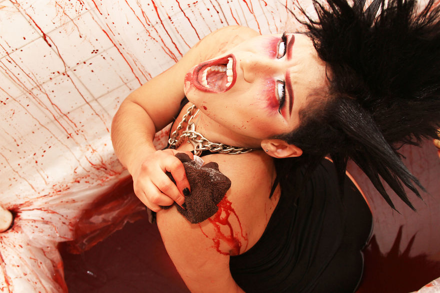 40 Photos Of Passionate New Artists
