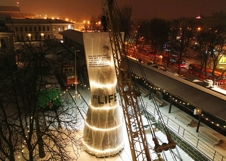 Can A Christmas Tree Send A Social Message? It Can In Vilnius