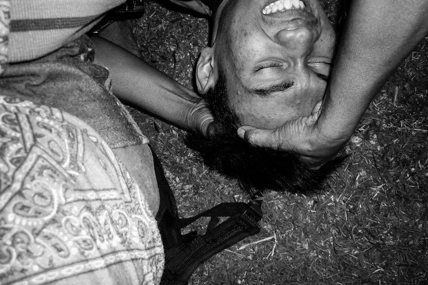 19 Photos Of Teenagers Who Were Possessed While Watching The Ebeg Show, And I Asked Myself, What Was Their Purpose In Being Possessed? 19 Photos Of Teenagers Who Were Possessed While Watching The Ebeg Show, And I Asked Myself, What Was Their Purpose In Being Possessed?