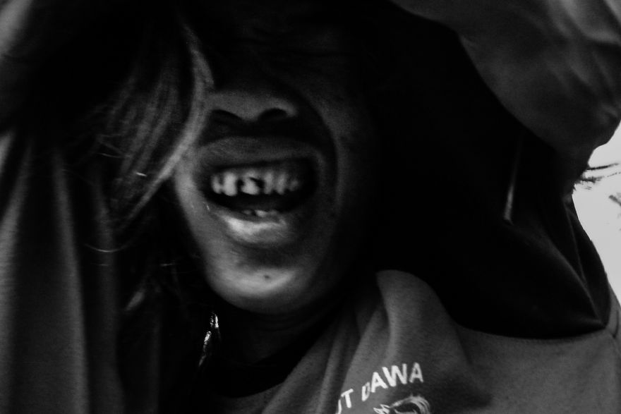 19 Photos Of Teenagers Who Were Possessed While Watching The Ebeg Show, And I Asked Myself, What Was Their Purpose In Being Possessed? 19 Photos Of Teenagers Who Were Possessed While Watching The Ebeg Show, And I Asked Myself, What Was Their Purpose In Being Possessed?