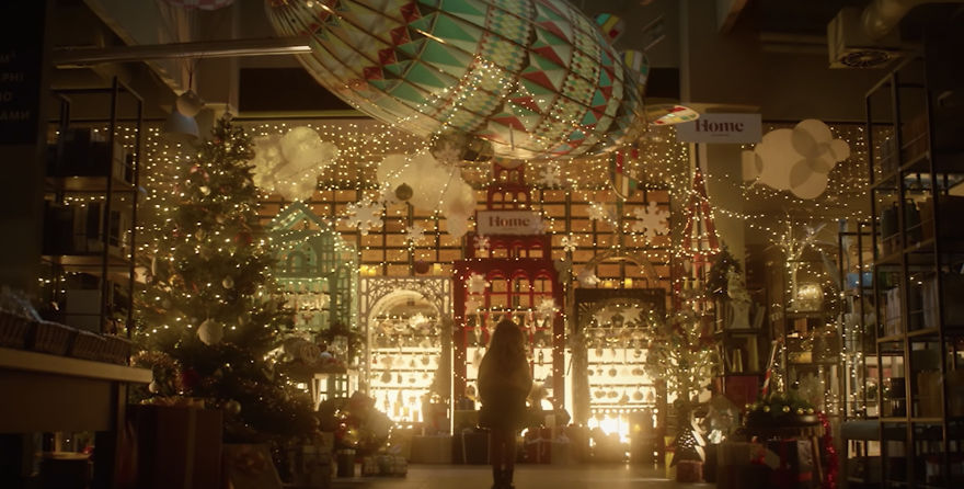 An Emotional Christmas Ad Will Show Every Busy Parent That Work Can Wait