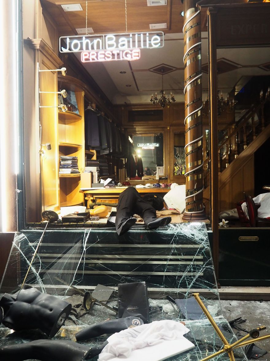 How The 'Yellow Vests' (Gilets Jaunes) Movement Destroyed A 135 Year Old Tailor Shop In Paris, France.