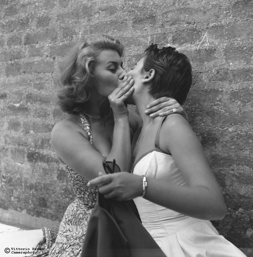 Sophia Loren With Her Sister Maria