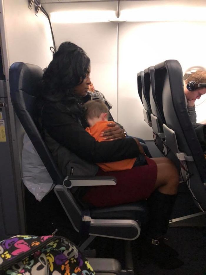This Mother Of Two Needed Help During A Flight So 3 Random Strangers Stepped Up To Help Her