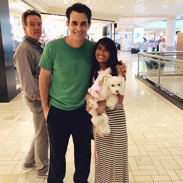 Fan Takes Photo With Modern Family's Ty Burrell, Epic Photobomb By Bryan Cranston