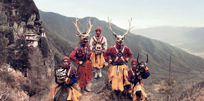 Danzarines enmascarados, Paro, Bután