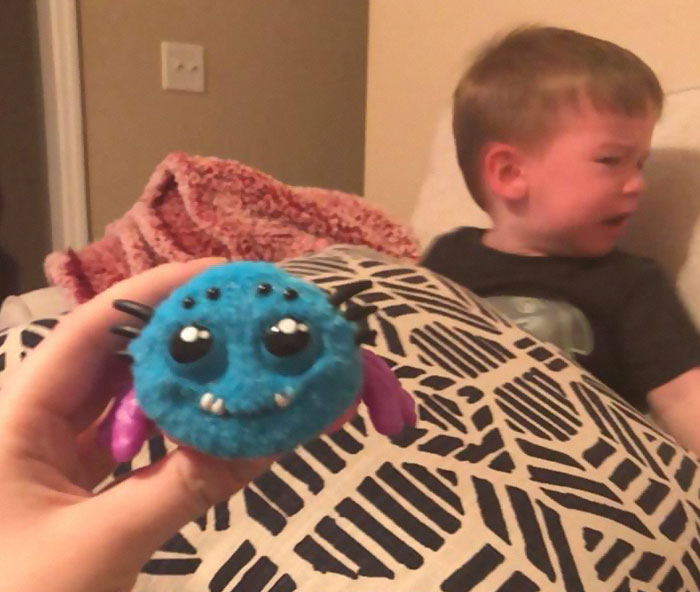 Mom Regrets Buying Her Kid A Scream-Activated Spider Toy From Amazon After Learning How It Works