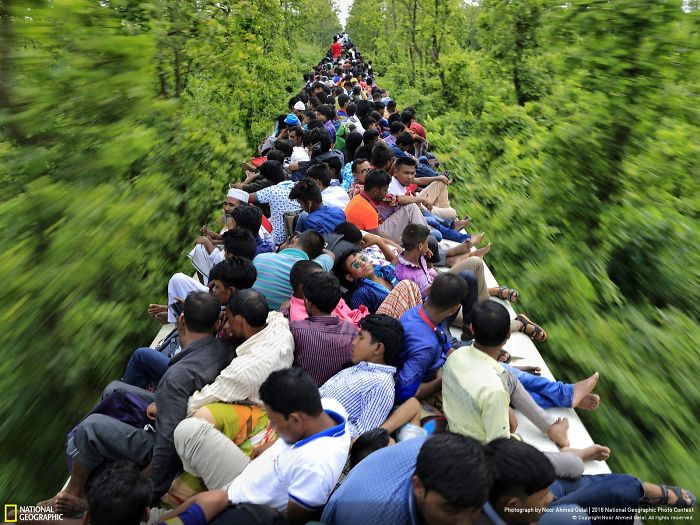 Viaje muy concurrido en tren, Noor Ahmed Gelal