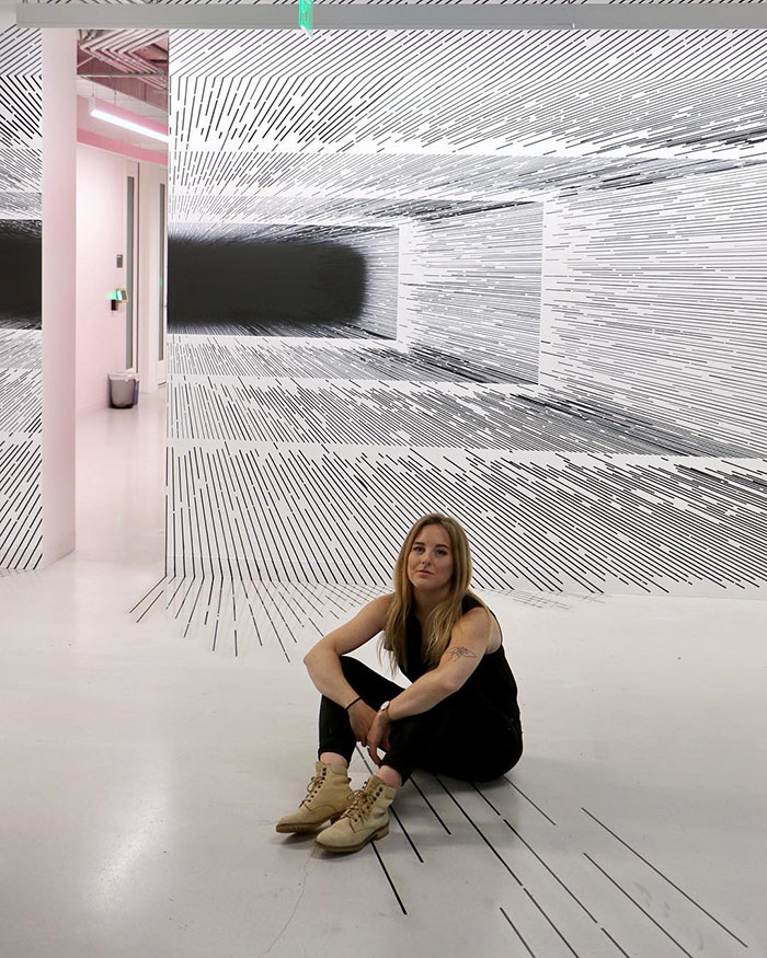 This Artist Creates Amazing Optical Illusions Using Simple Lines