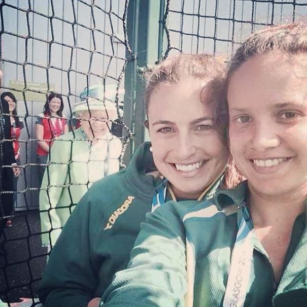 Aaaahhh The Queen Photobombed Our Selfie