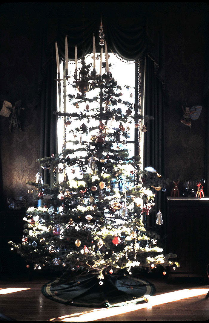 Vintage-Christmas-House-Interior-Decorations