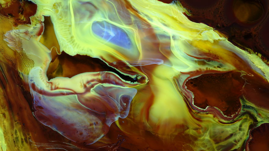 Chemical Standing Waves