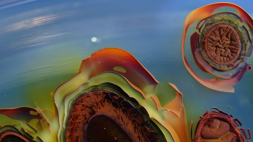 Chemical Standing Waves