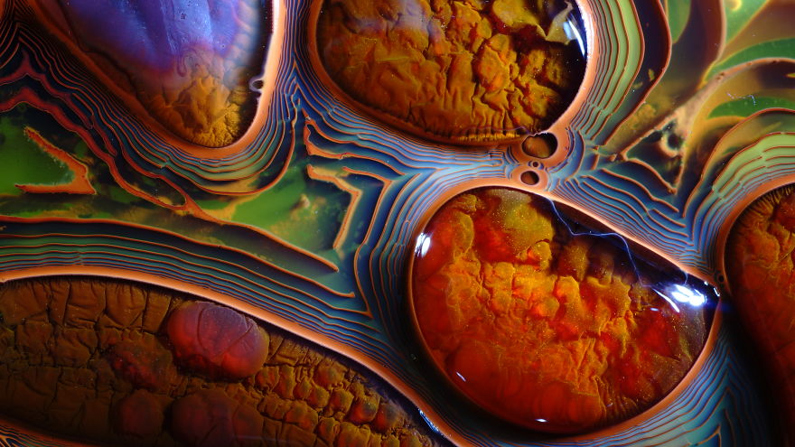 Chemical Standing Waves