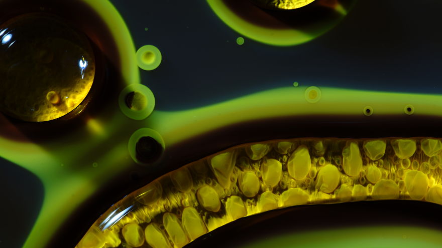 Chemical Standing Waves