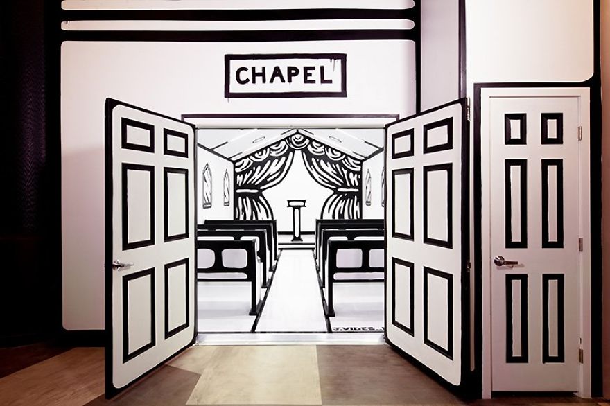 Artist Installs A Cartoon-Style Wedding Chapel In Vegas And It Makes For An Instagram-Worthy Wedding