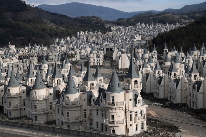Someone Built A $200 Million Village Of Disney-Like Castles, Realizes His Mistake When It's Too Late