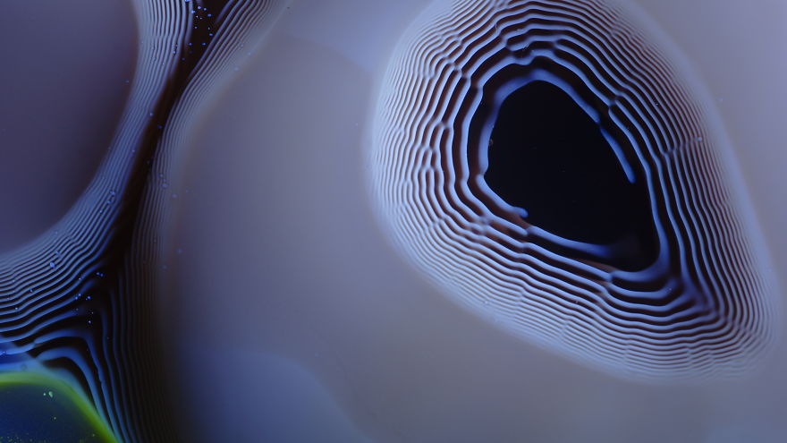 Chemical Standing Waves