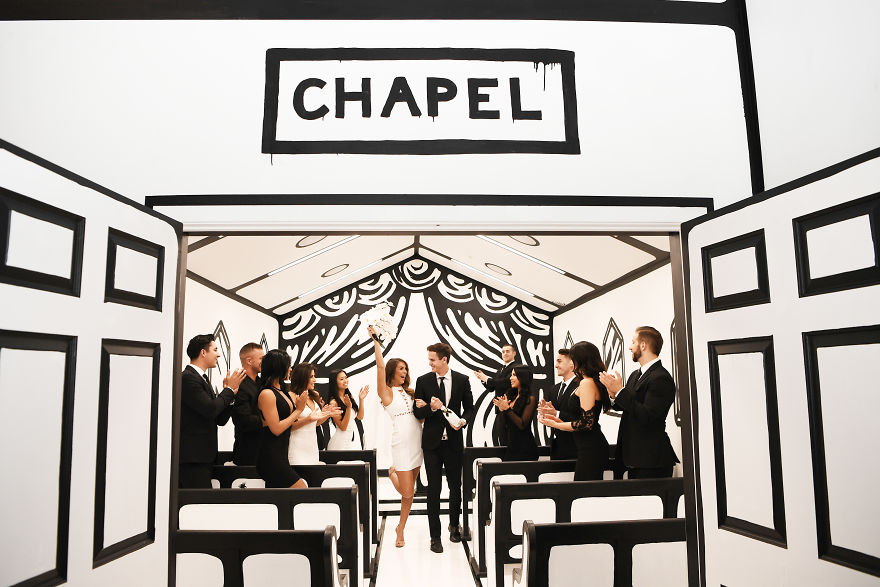 Artist Installs A Cartoon-Style Wedding Chapel In Vegas And It Makes For An Instagram-Worthy Wedding