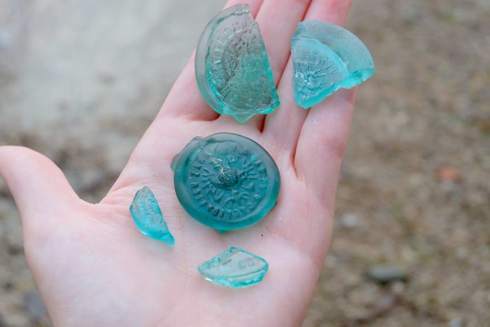 Sellos de vidrio de botellas de Maraschino de hace 200 años