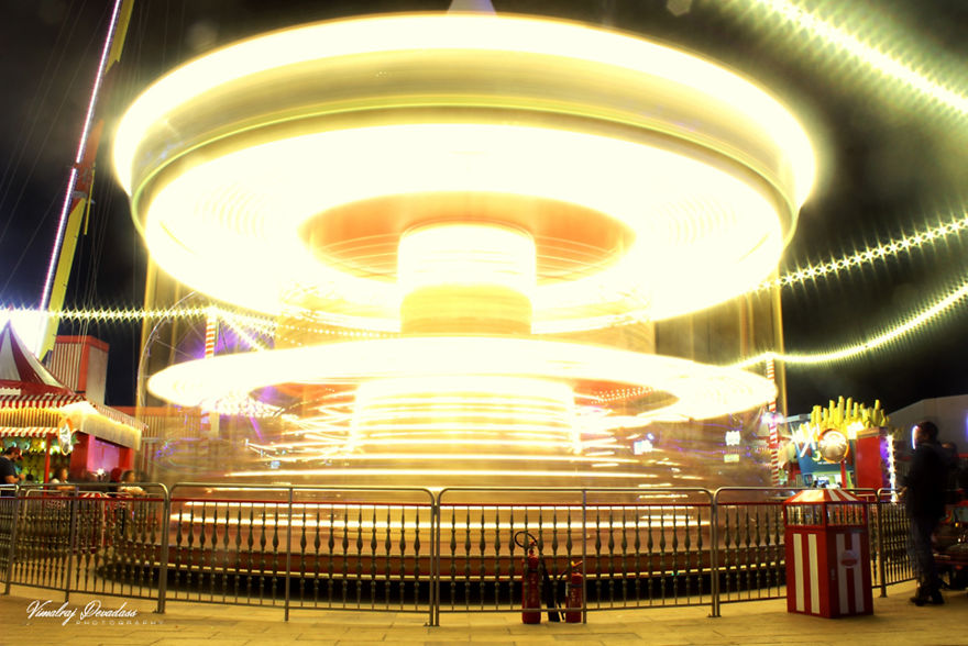 My First Long-Exposure Photos Of Carnival Rides At Global Village In Dubai, Also My First Post On "Boredpanda"