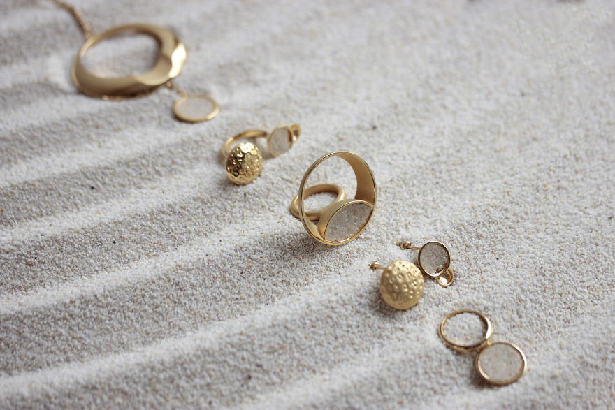 New Naturally Inspired Jewellery Line Encapsulates The Feel Of The Beach Thanks To Organic Materials And Familiar Lines New Naturally Inspired Jewellery Line Encapsulates The Feel Of The Beach Thanks To Organic Materials And Familiar Lines