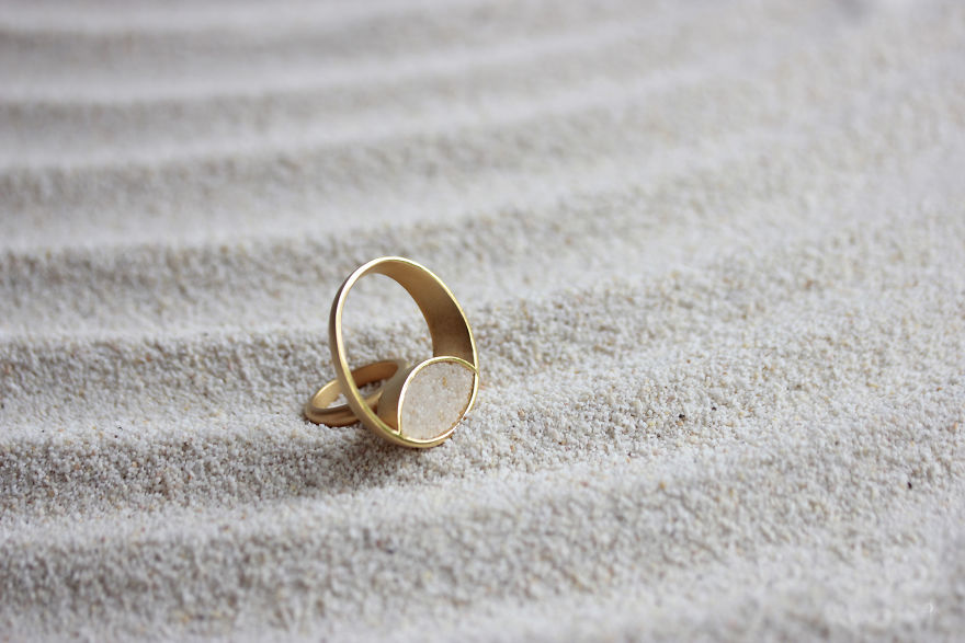 New Naturally Inspired Jewellery Line Encapsulates The Feel Of The Beach Thanks To Organic Materials And Familiar Lines New Naturally Inspired Jewellery Line Encapsulates The Feel Of The Beach Thanks To Organic Materials And Familiar Lines