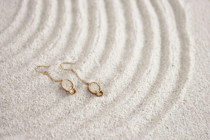 New Naturally Inspired Jewellery Line Encapsulates The Feel Of The Beach Thanks To Organic Materials And Familiar Lines New Naturally Inspired Jewellery Line Encapsulates The Feel Of The Beach Thanks To Organic Materials And Familiar Lines