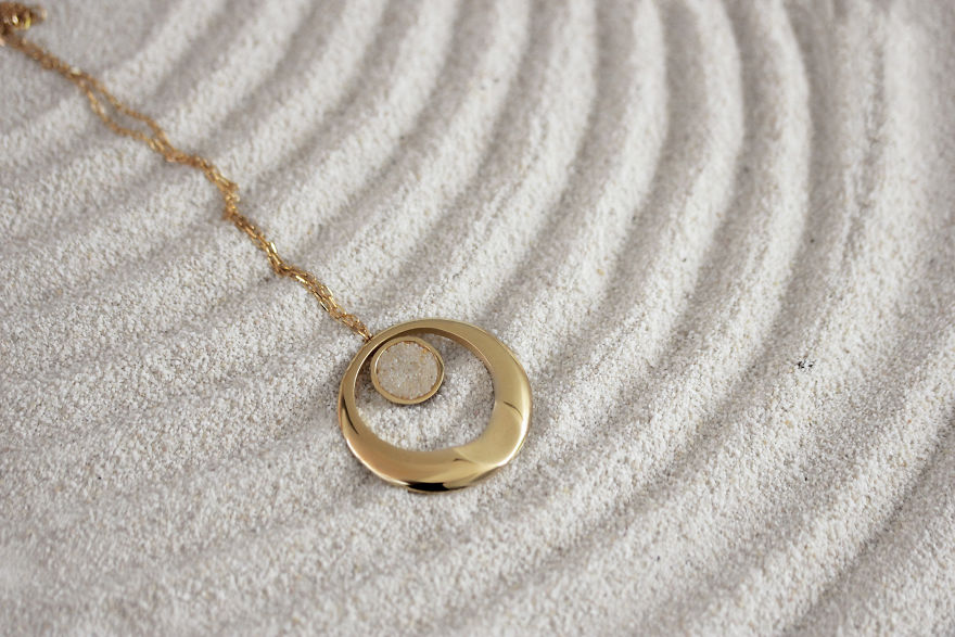 New Naturally Inspired Jewellery Line Encapsulates The Feel Of The Beach Thanks To Organic Materials And Familiar Lines New Naturally Inspired Jewellery Line Encapsulates The Feel Of The Beach Thanks To Organic Materials And Familiar Lines