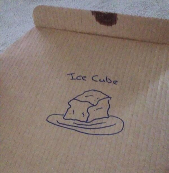 Pedimos un dibujo "refrescante" en la caja y pusieron un cubito de hielo