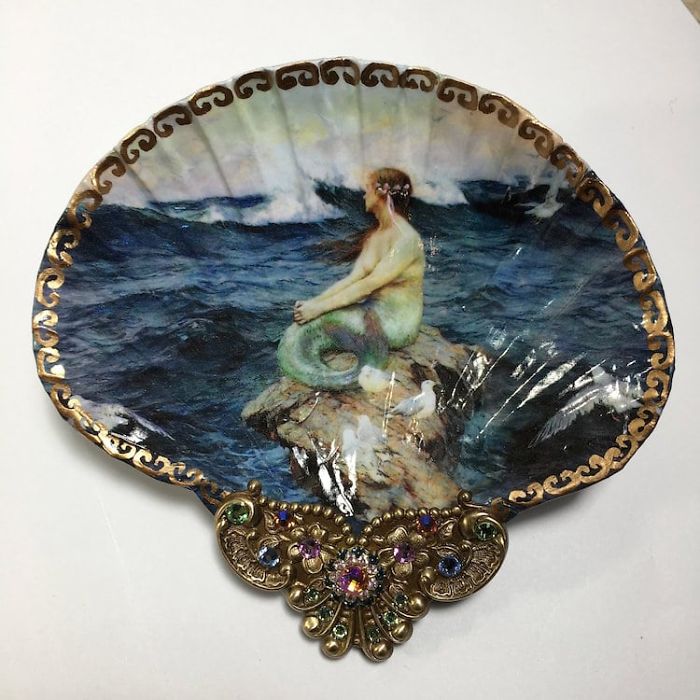 Artist Paints On Shells Turning Them Into Real Treasures
