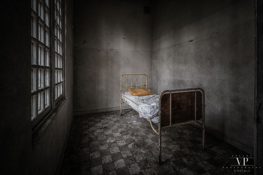 I Photographed This Abandoned Asylum